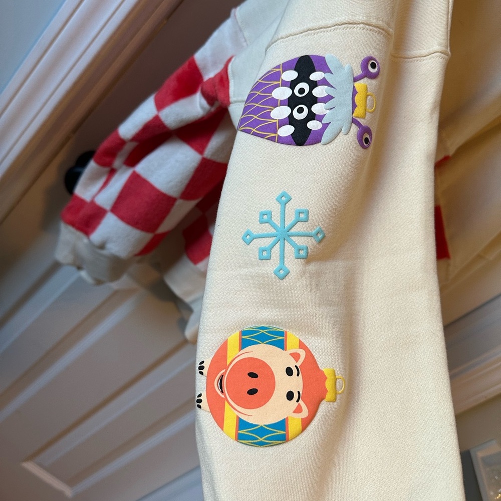 Disney Pixar Christmas Cream Spirit Jersey New With Partial Tag - Picture 3 of 7